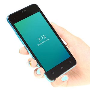 30歳の女性起業家がSIMロックフリースマートフォン（スマホ）「UPQ Phone A01」を発売開始！